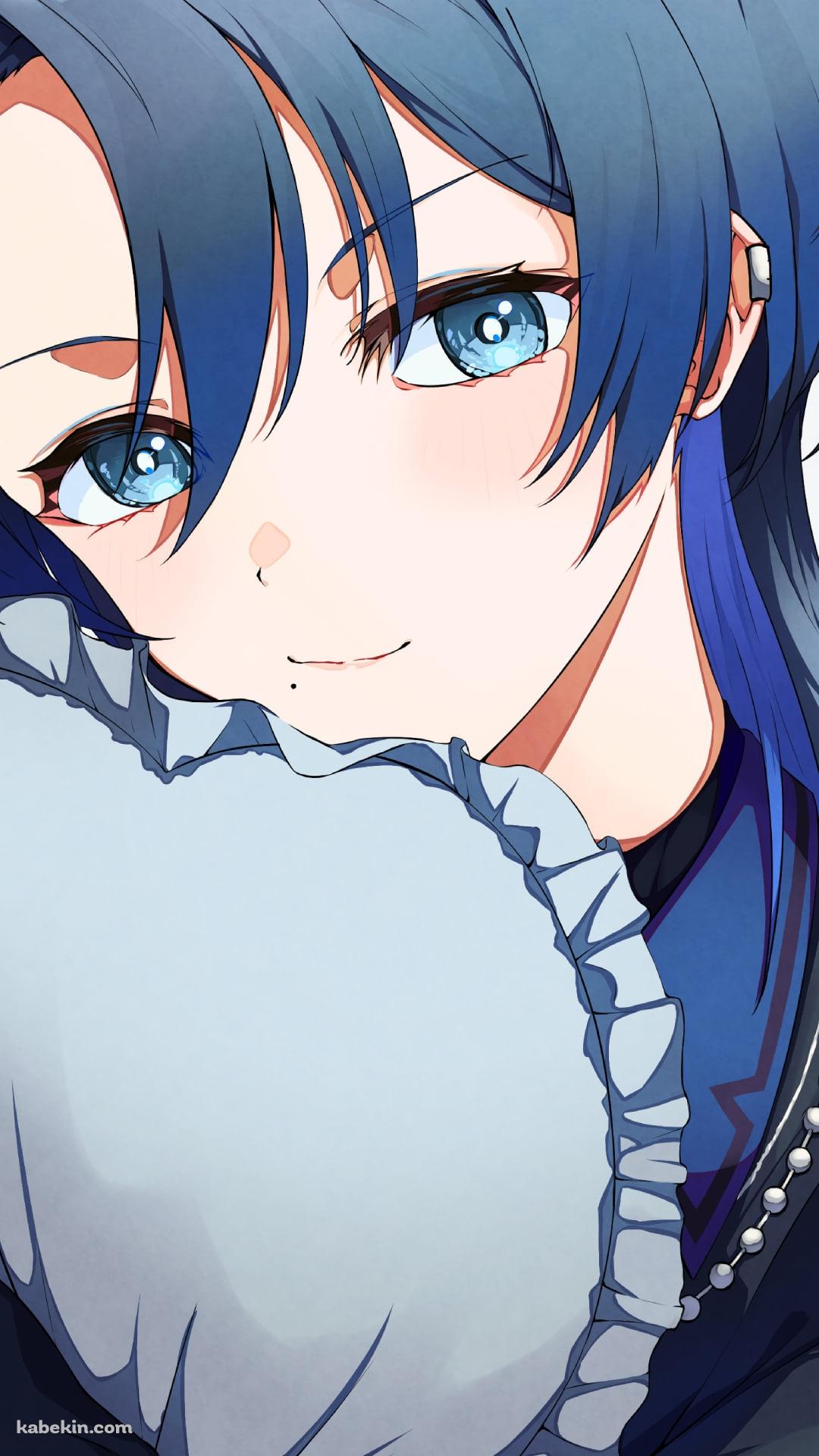 枕を抱く可愛い火威青(ひおどし あお) / ReGROSS / ホロライブ / バーチャルYouTuber / VtuberのAndroidの壁紙(1080px x 1920px) スマホ用