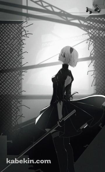 剣を持ち上を見上げる2B / ニーアオートマタ / モノクロのAndroidの壁紙(360px x 592px) スマホ用