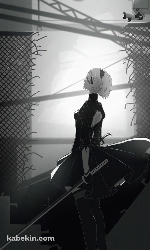 剣を持ち上を見上げる2B / ニーアオートマタ / モノクロのAndroidの壁紙(480px x 800px) スマホ用