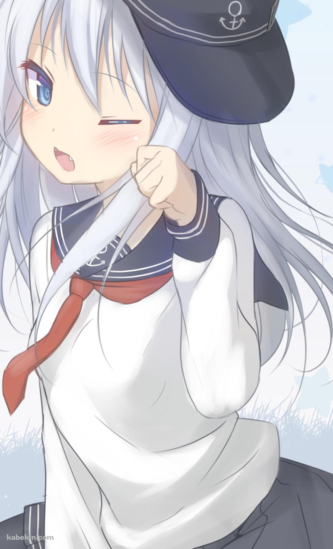 地べたに座りウィンクする可愛い響 / 艦隊これくしょんのAndroidの壁紙(1080px x 1776px) スマホ用