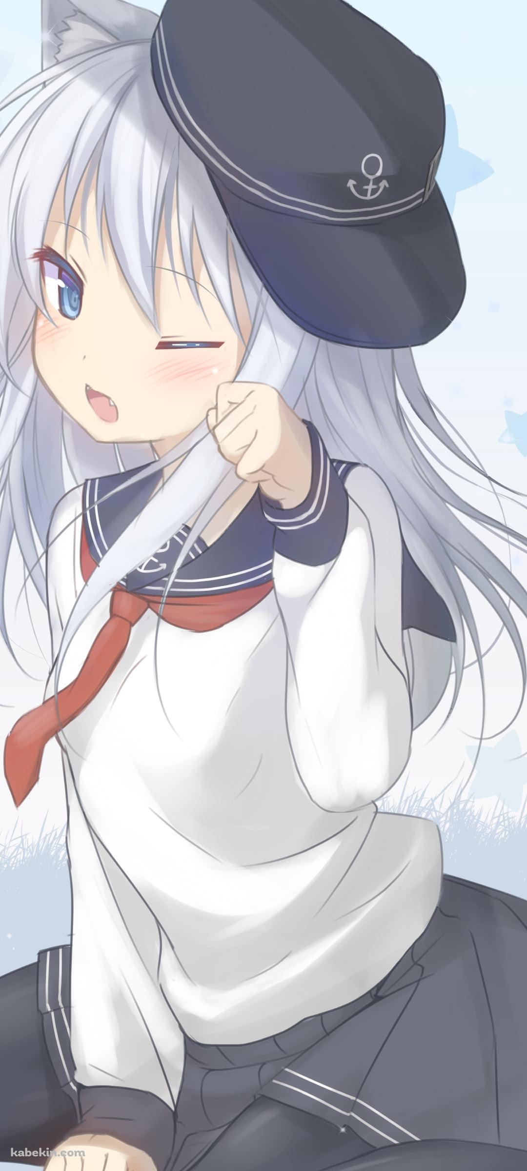 地べたに座りウィンクする可愛い響 / 艦隊これくしょんのAndroidの壁紙(1080px x 2400px) スマホ用