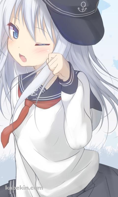 地べたに座りウィンクする可愛い響 / 艦隊これくしょんのAndroidの壁紙(480px x 800px) スマホ用