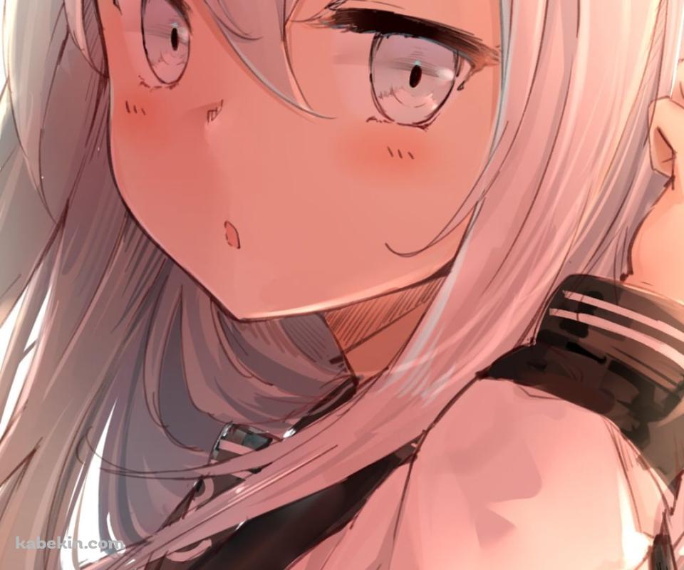 こちらを見つめるセーラー服を着た響 / 艦隊これくしょんのAndroidの壁紙(960px x 800px) スマホ用