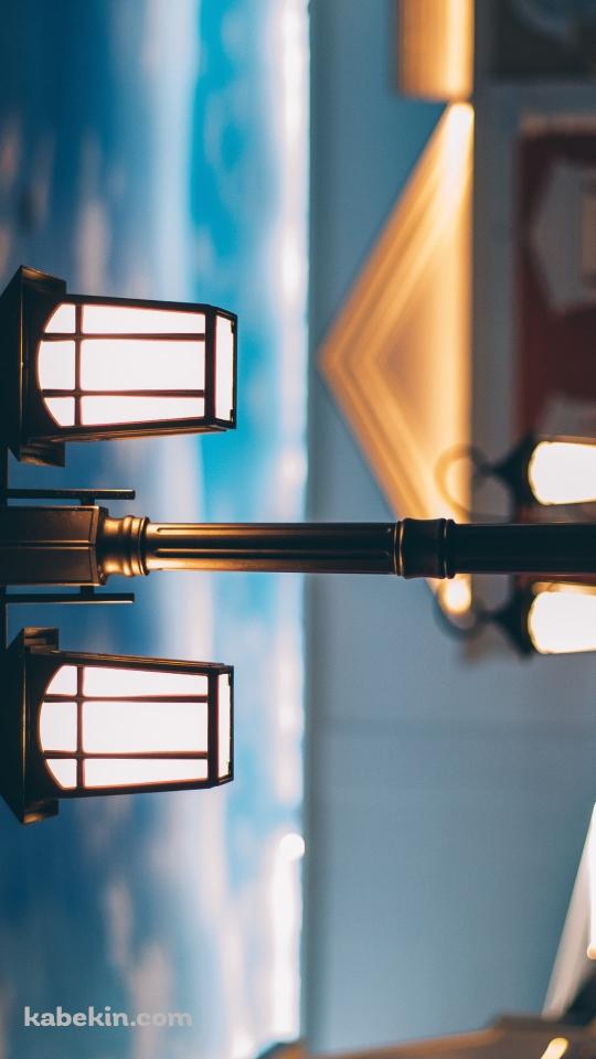 夜、光る街灯のAndroidの壁紙(540px x 960px) スマホ用