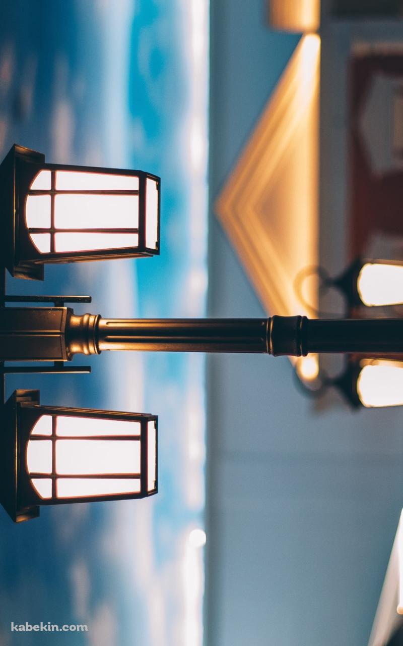 夜、光る街灯のAndroidの壁紙(800px x 1280px) スマホ用