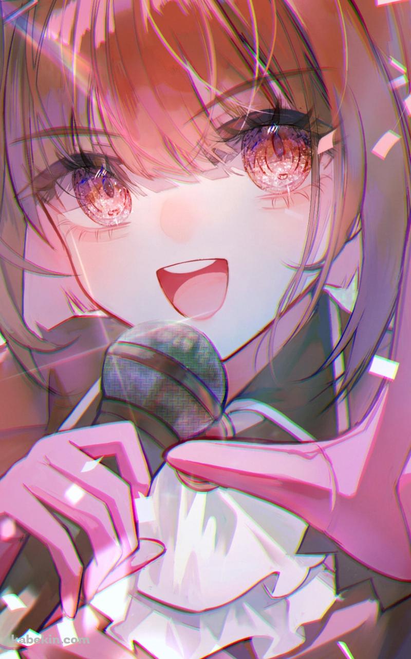大きなマイクを持って指をさす笑顔の有馬かな / 推しの子のAndroidの壁紙(800px x 1280px) スマホ用