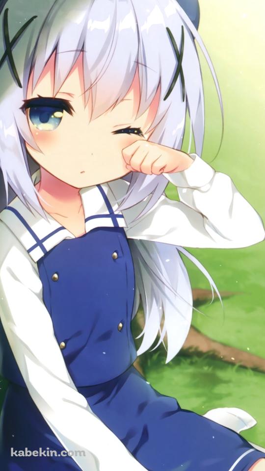 木の下で片目をこする香風智乃 / ごちうさ / ご注文はうさぎですか?のAndroidの壁紙(540px x 960px) スマホ用
