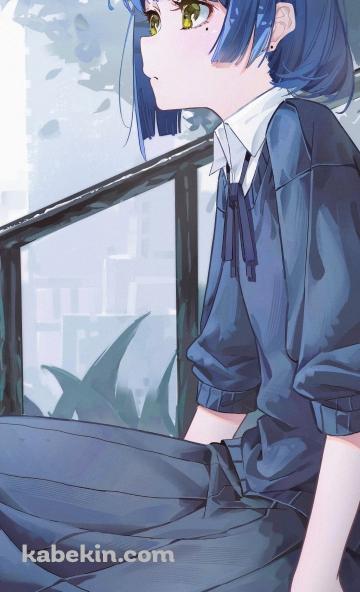 階段に座っている山田リョウ / ぼっち・ざ・ろっく!のAndroidの壁紙(360px x 592px) スマホ用