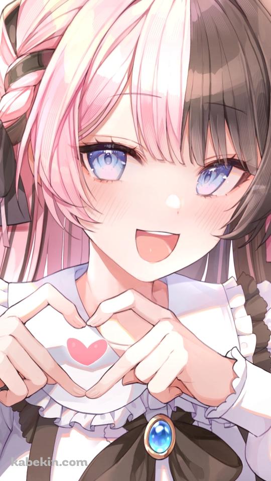 両手でハートを作る可愛い橘ひなの / ぶいすぽっ! / バーチャルYouTuber / VtuberのAndroidの壁紙(540px x 960px) スマホ用
