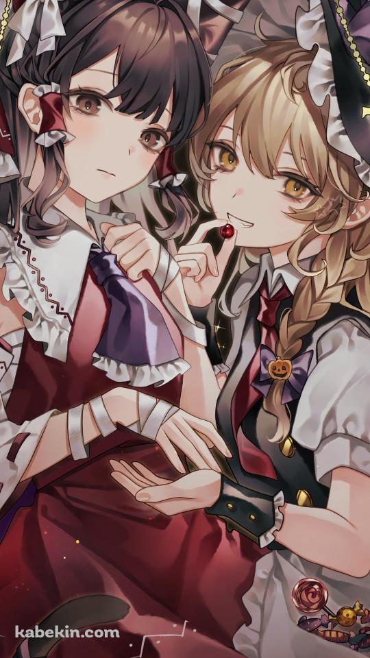 寄り添う博麗霊夢と霧雨魔理沙 / ハロウィン / カボチャ / 薔薇 / 東方のAndroidの壁紙(540px x 960px) スマホ用