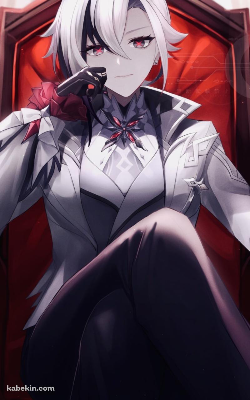 赤い立派な椅子に座り頬杖をつくアルレッキーノ / 原神のAndroidの壁紙(800px x 1280px) スマホ用