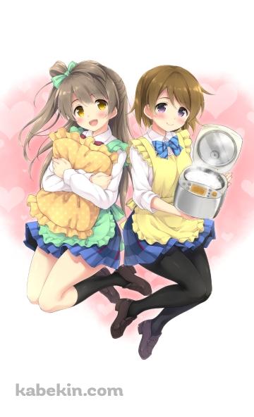 枕を抱く南ことりと炊飯器を持つ小泉花陽 / ラブライブ!のAndroidの壁紙(360px x 592px) スマホ用