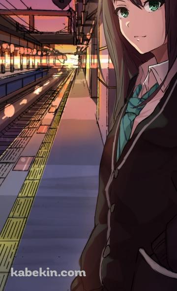 夕暮れ時の駅のプラットフォームに立つ渋谷凛 / アイドルマスターシンデレラガールズのAndroidの壁紙(360px x 592px) スマホ用