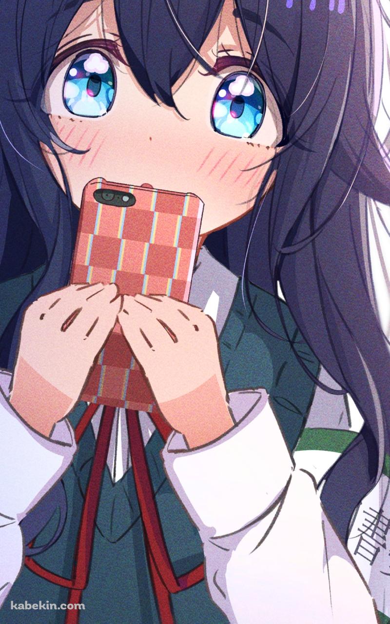 スマホで口元を隠す好本静 / 君のことが大大大大大好きな100人の彼女のAndroidの壁紙(800px x 1280px) スマホ用
