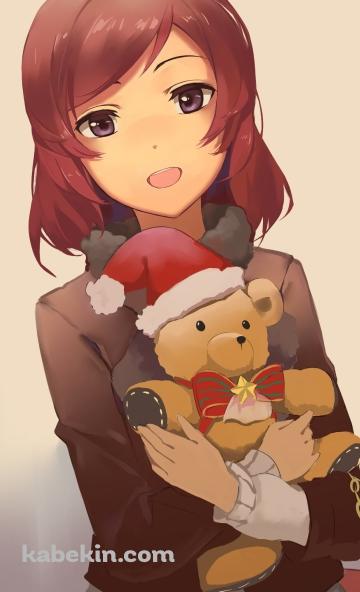 サンタクロースの帽子をかぶった熊のぬいぐるみを抱いた西木野真姫 / ラブライブ!のAndroidの壁紙(360px x 592px) スマホ用