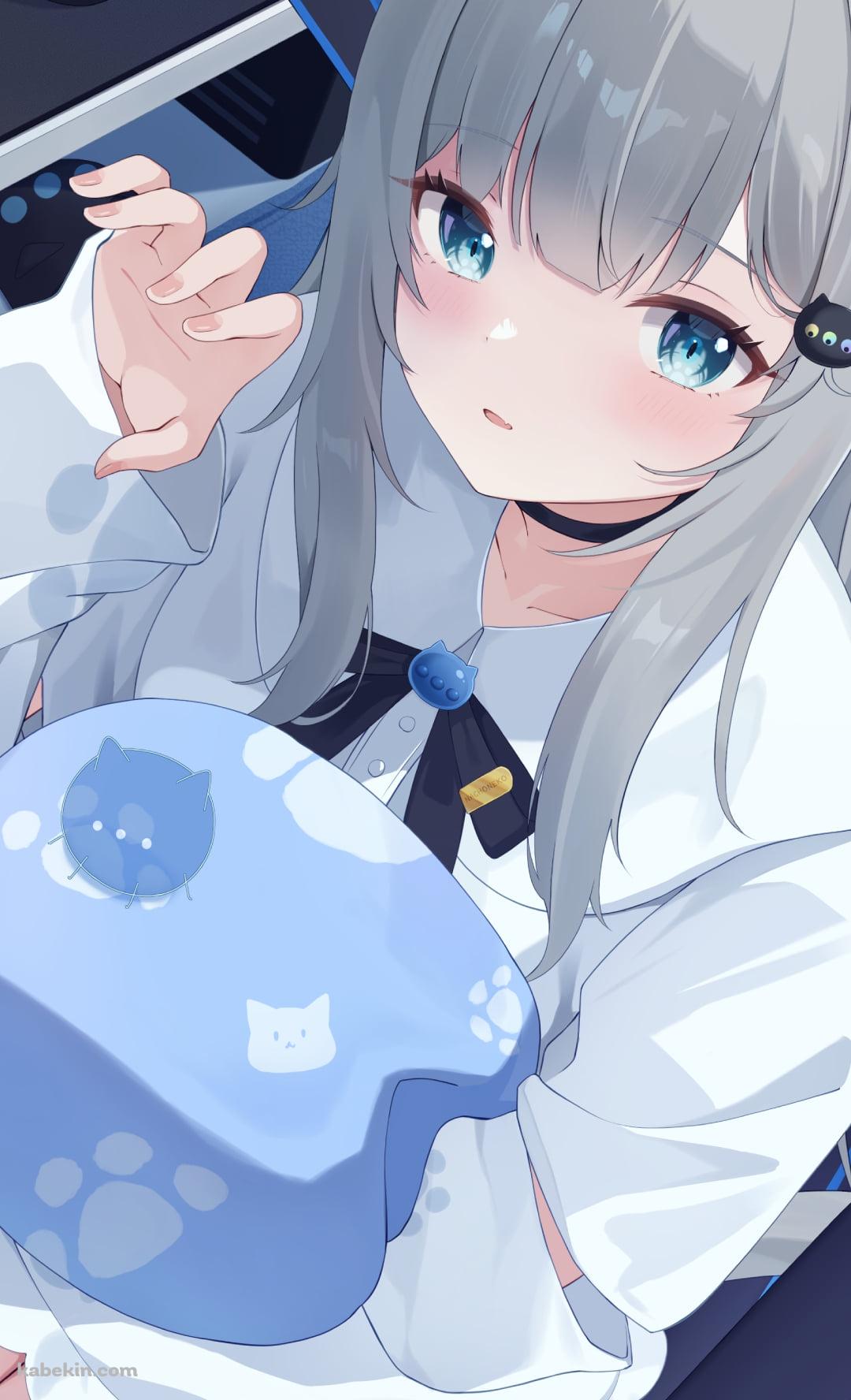 PCの前でポーズを取るなちょ猫 (甘城なつき) / バーチャルYouTuberのAndroidの壁紙(1080px x 1776px) スマホ用