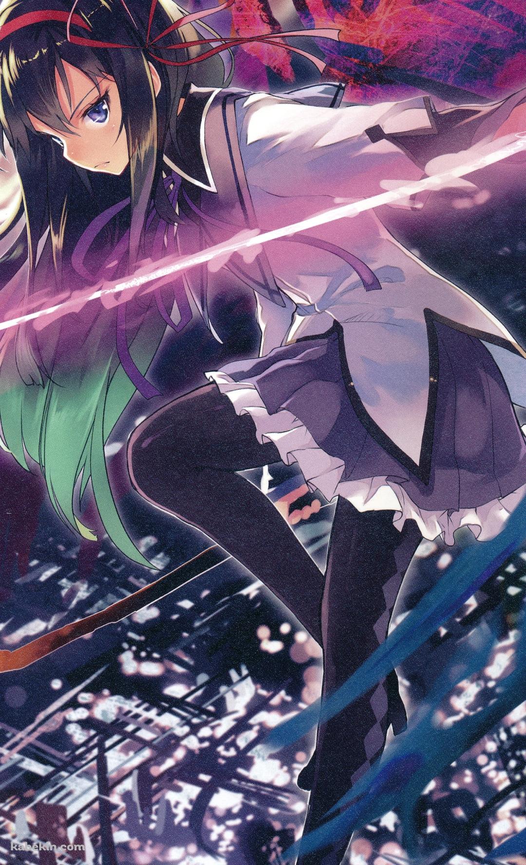 夜の街の上空で攻撃する暁美ほむら / 魔法少女まどか☆マギカのAndroidの壁紙(1080px x 1776px) スマホ用