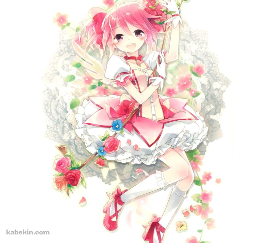 ピンクの薔薇を持つ笑顔の鹿目まどか / 魔法少女まどか☆マギカのAndroidの壁紙(960px x 854px) スマホ用