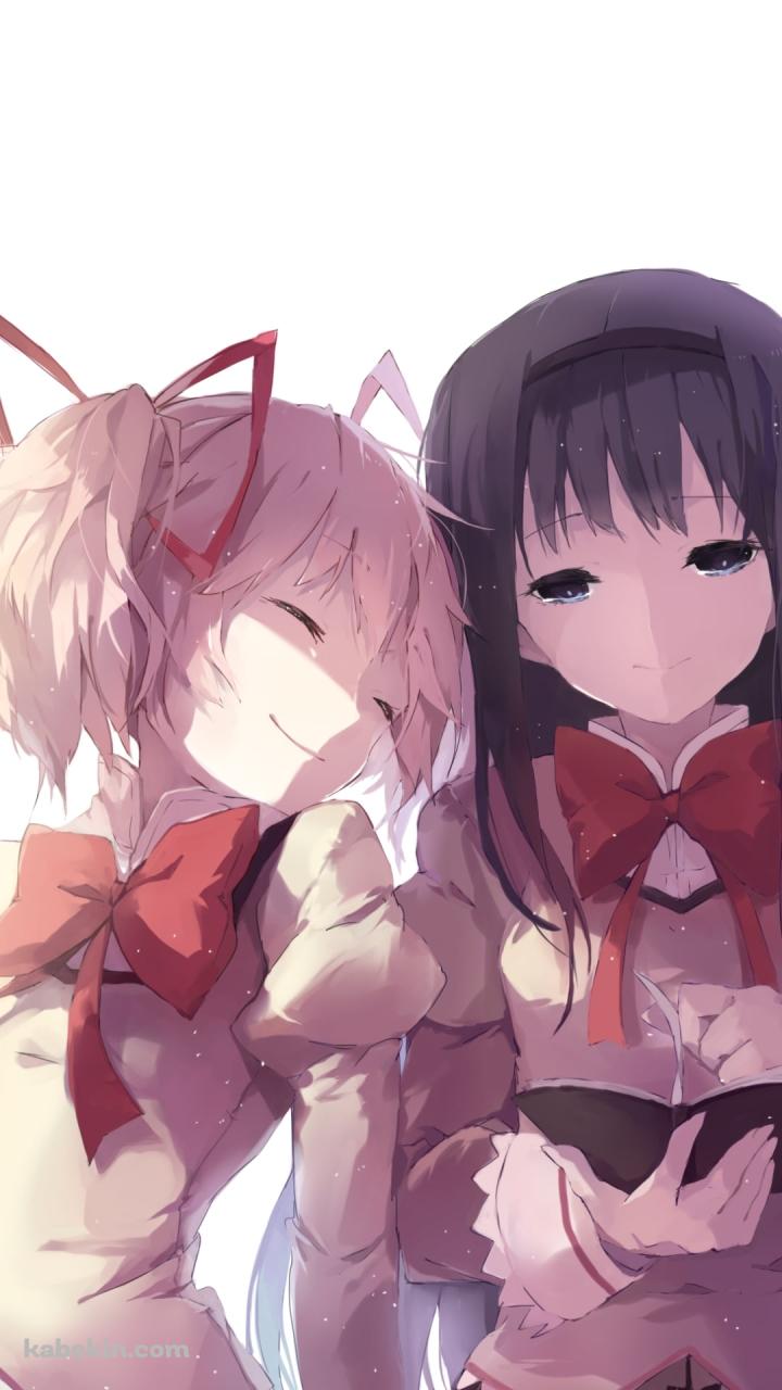 本を読む暁美ほむらと微笑む鹿目まどか / 魔法少女まどか☆マギカのAndroidの壁紙(720px x 1280px) スマホ用