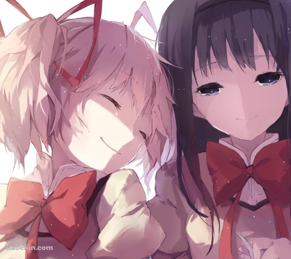 本を読む暁美ほむらと微笑む鹿目まどか / 魔法少女まどか☆マギカのAndroidの壁紙(960px x 854px) スマホ用