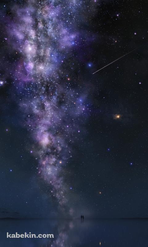 湖に映る紫の宇宙 / 星を眺めるカップルのAndroidの壁紙(480px x 800px) スマホ用