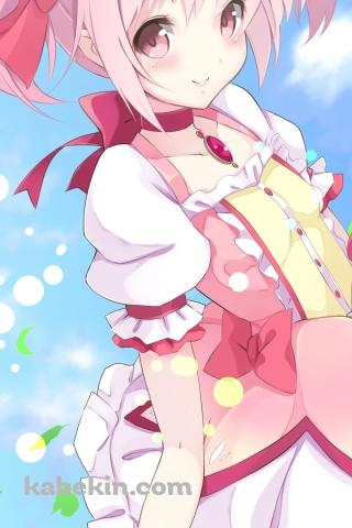 草の上に座る鹿目まどか / 魔法少女まどか☆マギカのAndroidの壁紙(320px x 480px) スマホ用