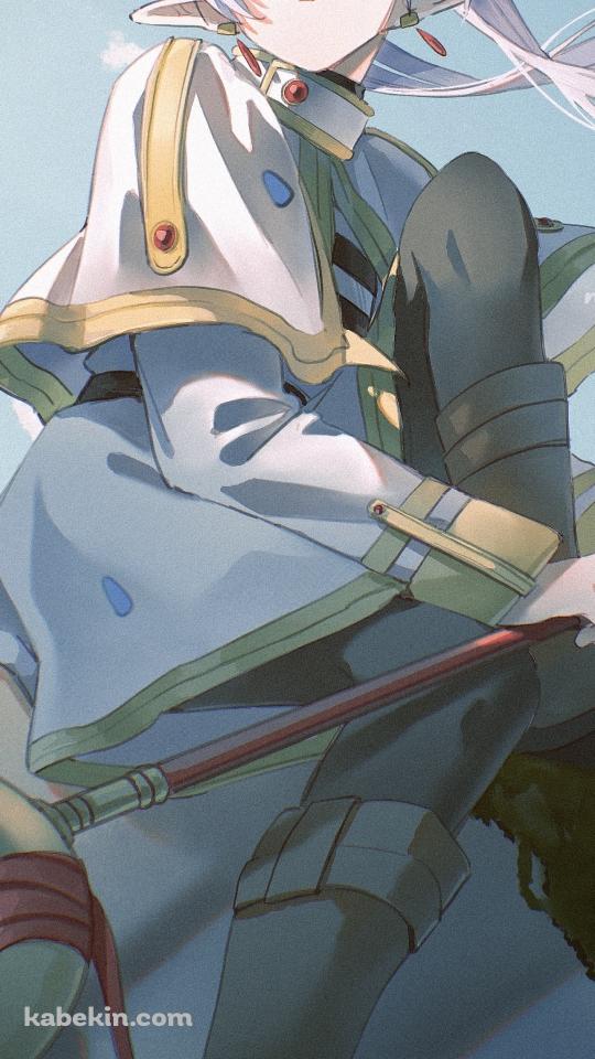 防波堤に座るフリーレン / 葬送のフリーレンのAndroidの壁紙(540px x 960px) スマホ用