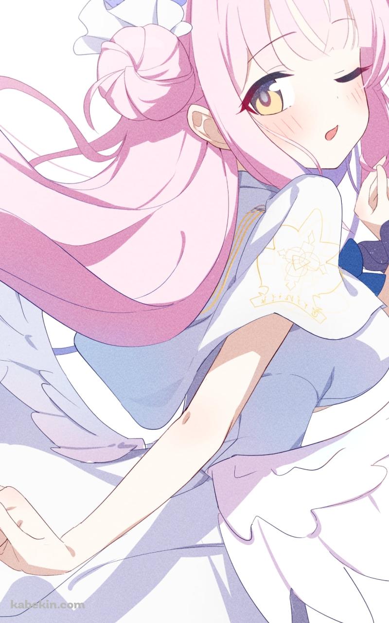 振り向きざまにウィンクする聖園ミカ / ブルーアーカイブのAndroidの壁紙(800px x 1280px) スマホ用