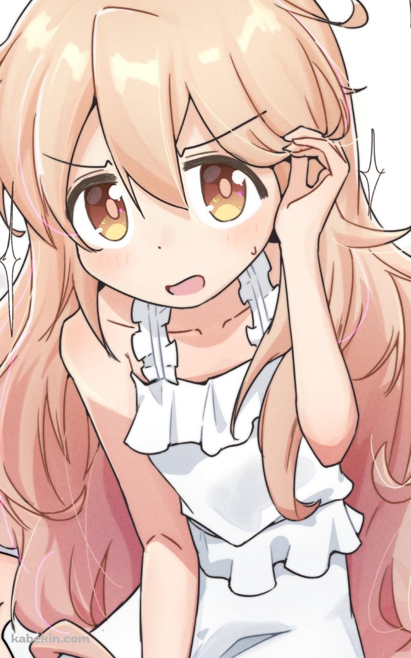 髪に手をかける白い洋服を着た緒山まひろ / お兄ちゃんはおしまい!のAndroidの壁紙(800px x 1280px) スマホ用