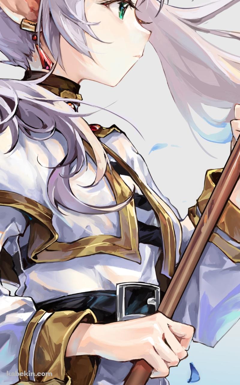杖を両手で持ち遠くを見つめる綺麗なフリーレン / 葬送のフリーレンのAndroidの壁紙(800px x 1280px) スマホ用