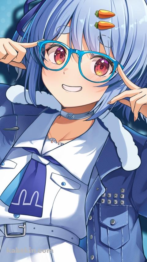 水色のメガネをかけた兎田ぺこら / ホロライブ / バーチャルYouTuber / VtuberのAndroidの壁紙(480px x 854px) スマホ用