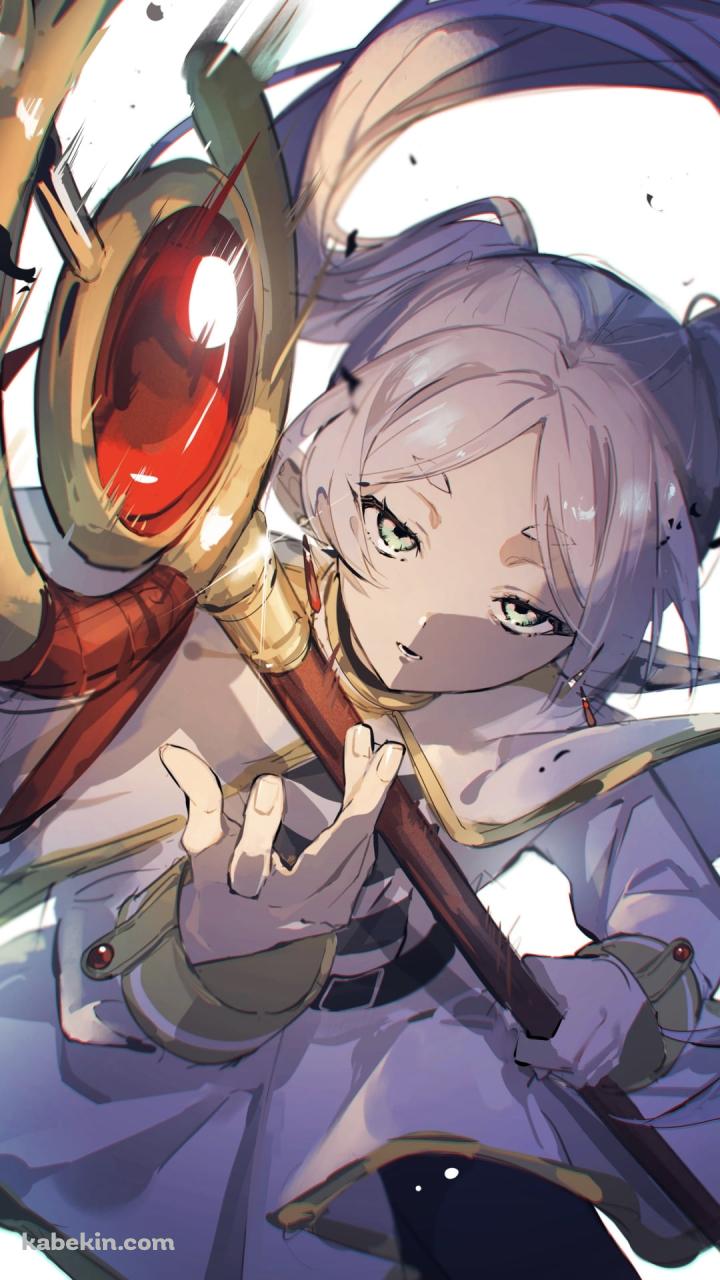 赤い杖をかまえる凄みのある表情のフリーレン / 葬送のフリーレンのAndroidの壁紙(720px x 1280px) スマホ用