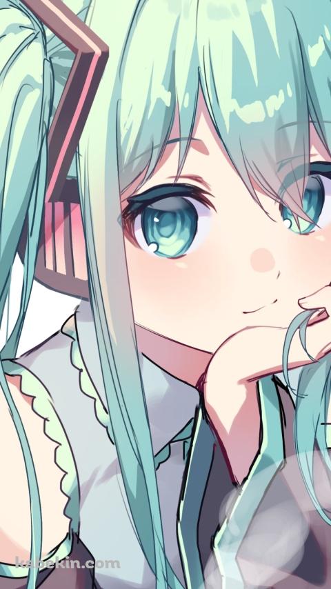 頬杖をつく可愛い初音ミク / ホットコーヒー / ボカロのAndroidの壁紙(480px x 854px) スマホ用