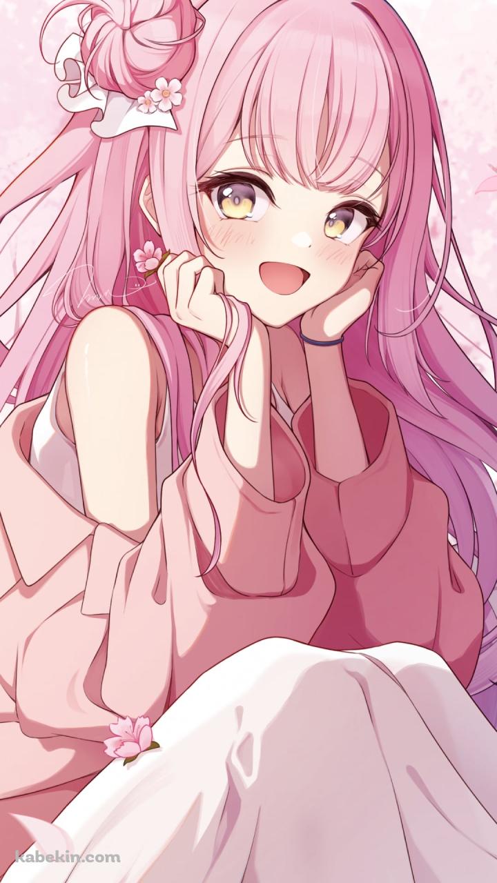 ピンクの花に囲まれた笑顔の聖園ミカ / ブルーアーカイブのAndroidの壁紙(720px x 1280px) スマホ用