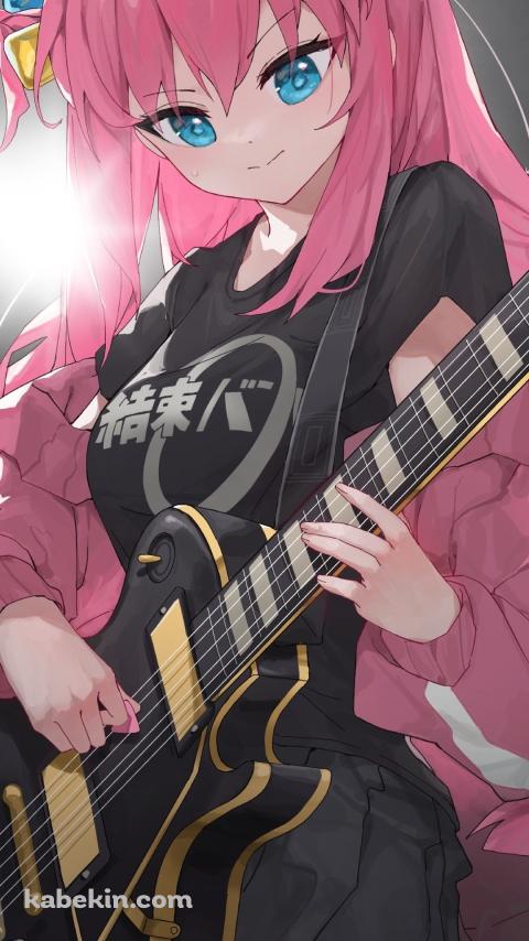 黒いエレキギターを弾く後藤ひとり / ピンクの髪色 / 結束バンド / ぼっち・ざ・ろっく!のAndroidの壁紙(480px x 854px) スマホ用
