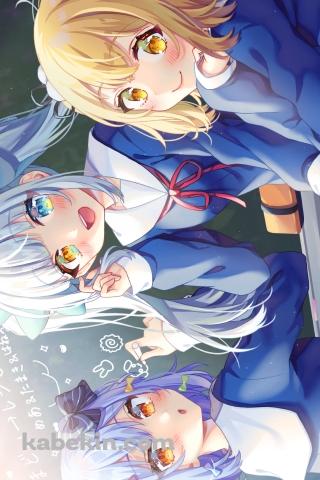 黒板の前に集まる神楽めあ / 犬山たまき / 因幡はねる / バーチャルYouTuber / VtuberのAndroidの壁紙(320px x 480px) スマホ用