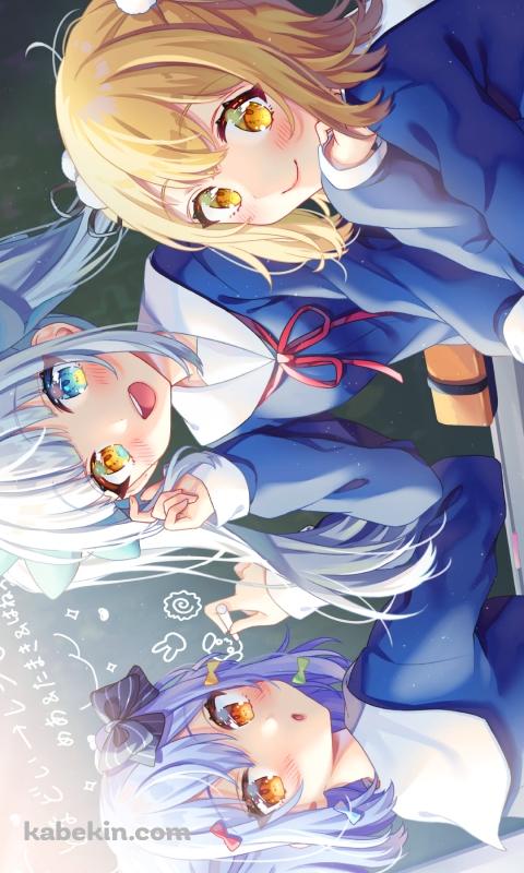 黒板の前に集まる神楽めあ / 犬山たまき / 因幡はねる / バーチャルYouTuber / VtuberのAndroidの壁紙(480px x 800px) スマホ用