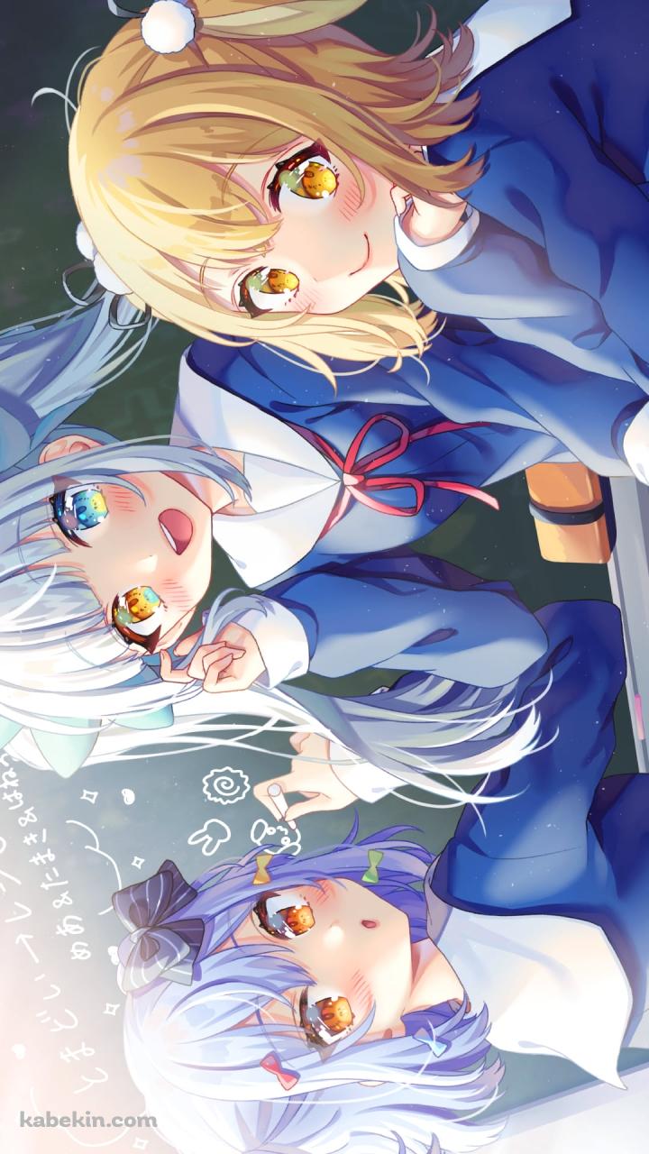 黒板の前に集まる神楽めあ / 犬山たまき / 因幡はねる / バーチャルYouTuber / VtuberのAndroidの壁紙(720px x 1280px) スマホ用