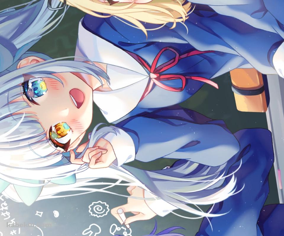 黒板の前に集まる神楽めあ / 犬山たまき / 因幡はねる / バーチャルYouTuber / VtuberのAndroidの壁紙(960px x 800px) スマホ用