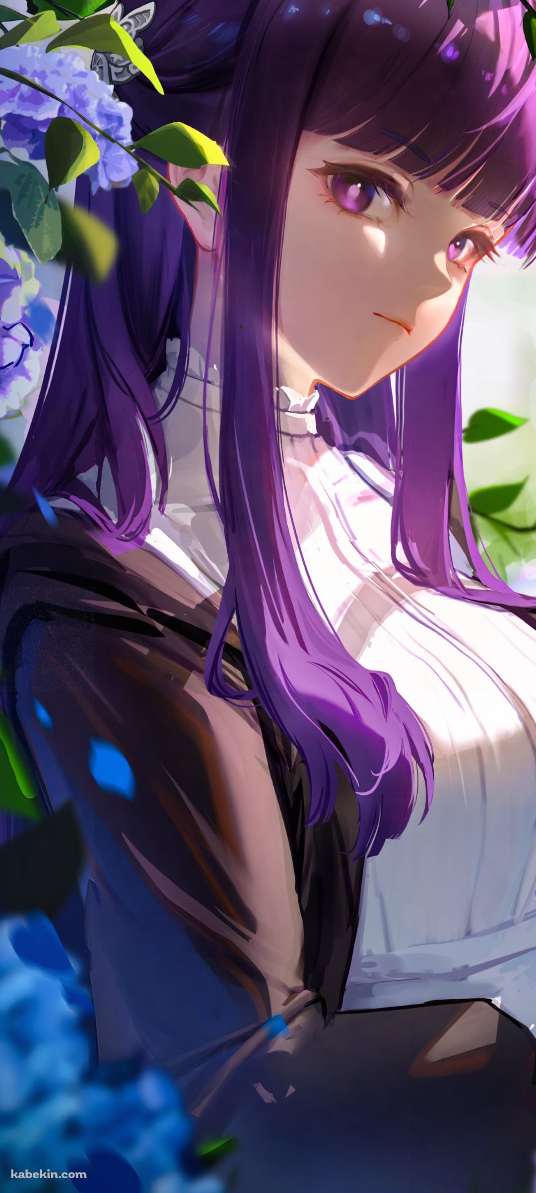 紫の紫陽花とこちらを見つめるフェルン / 葬送のフリーレンのAndroidの壁紙(1080px x 2400px) スマホ用
