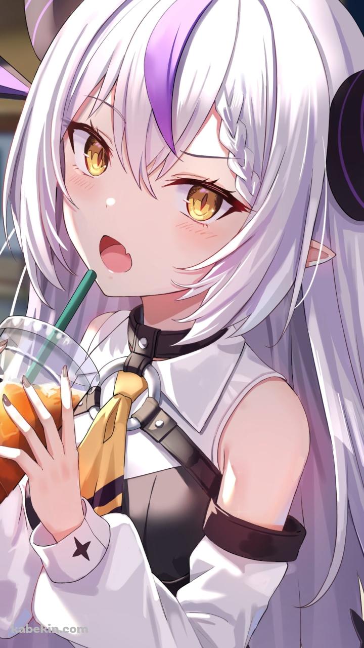 アイスティーを飲む可愛いラプラス・ダークネス / ホロライブ / バーチャルYouTuber / VtuberのAndroidの壁紙(720px x 1280px) スマホ用