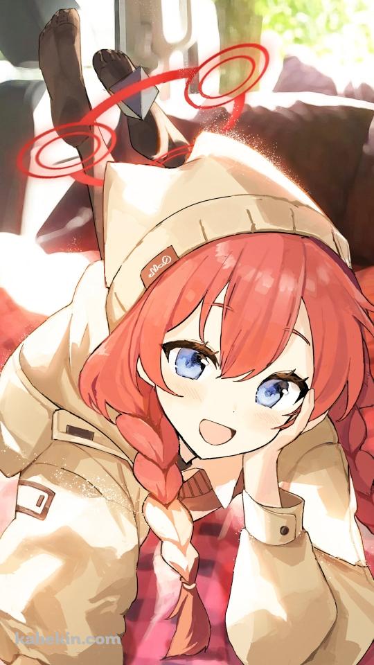 キャンピングカーの後部座席でリラックスする小塗マキ / ブルーアーカイブのAndroidの壁紙(540px x 960px) スマホ用
