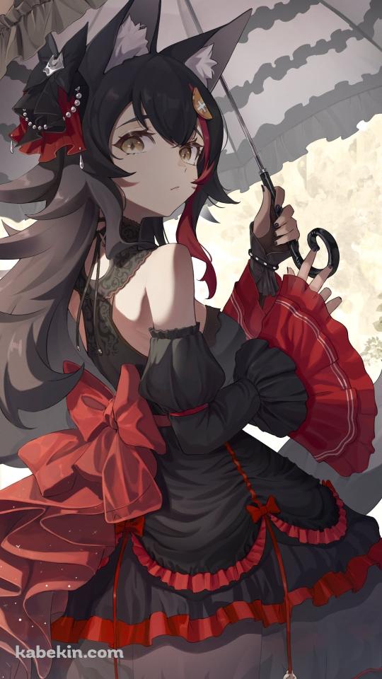 黒い日傘をさし、こちらを見つめる大神ミオ / ホロライブ / バーチャルYouTuber / VtuberのAndroidの壁紙(540px x 960px) スマホ用