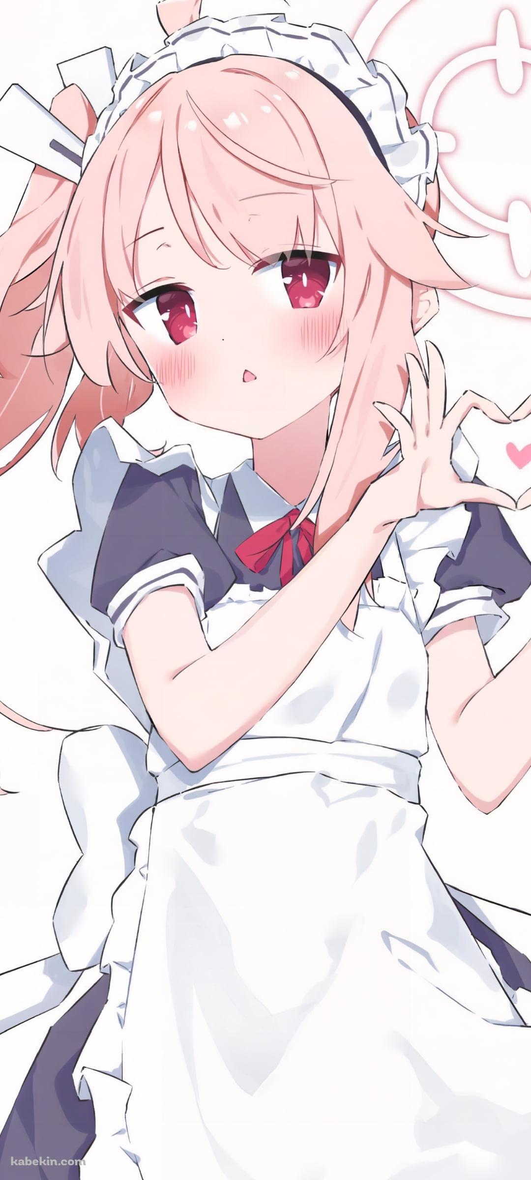 両手でハートを作るメイド姿の可愛い柚鳥ナツ / ブルーアーカイブのAndroidの壁紙(1080px x 2400px) スマホ用