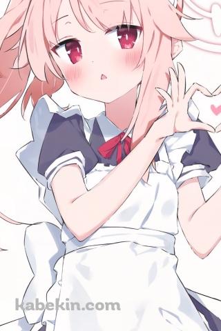 両手でハートを作るメイド姿の可愛い柚鳥ナツ / ブルーアーカイブのAndroidの壁紙(320px x 480px) スマホ用