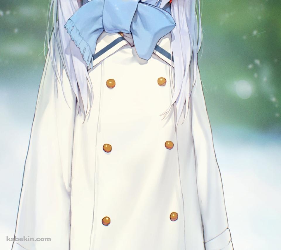 雪の中、青い蝶を見るボストンバッグを持つフリーレン / 葬送のフリーレンのAndroidの壁紙(960px x 854px) スマホ用