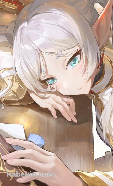 机にもたれ魔導書をめくるフリーレン / 葬送のフリーレンのAndroidの壁紙(360px x 592px) スマホ用