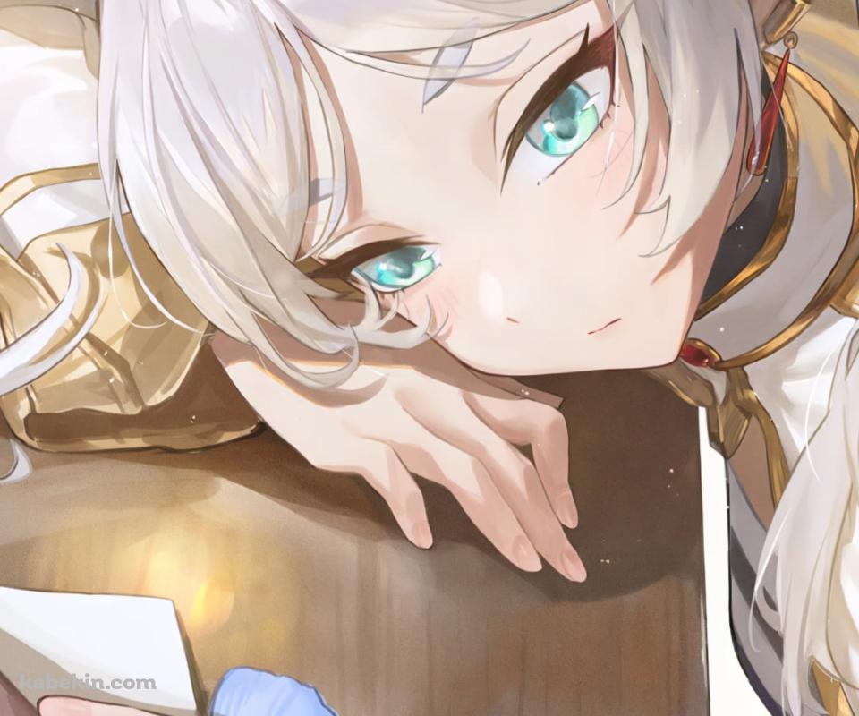 机にもたれ魔導書をめくるフリーレン / 葬送のフリーレンのAndroidの壁紙(960px x 800px) スマホ用