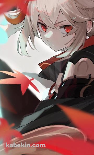 紅葉と青く光る剣を構える楓原万葉 / かっこいい / 原神のAndroidの壁紙(360px x 592px) スマホ用