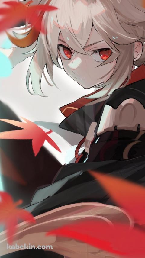 紅葉と青く光る剣を構える楓原万葉 / かっこいい / 原神のAndroidの壁紙(480px x 854px) スマホ用